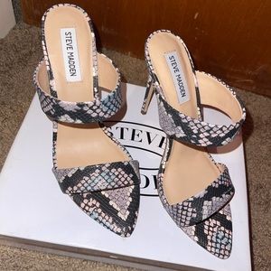 Steve Madden “CHIC” open toe mule heel